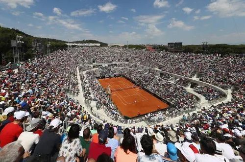 ”纳瓦斯2019年从皇马以1500万欧转会费加盟巴黎，加盟至今出战108场比赛，丢掉87球，完成50场零封。